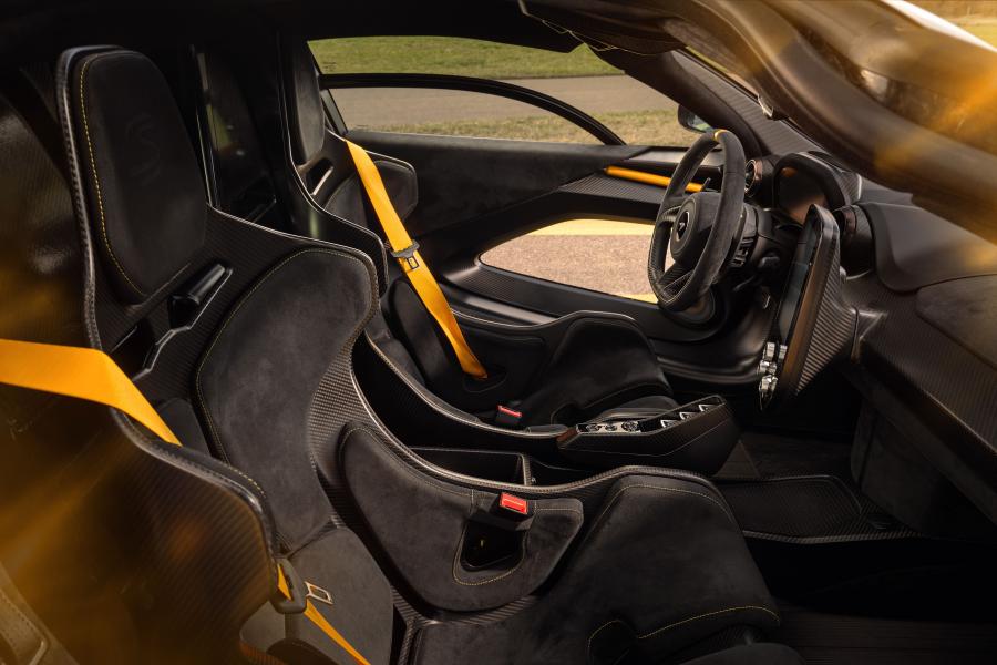 Интерьер McLaren Senna by Novitec Rosso on Vossen Wheels 2020 года  (фото 8 из 14)